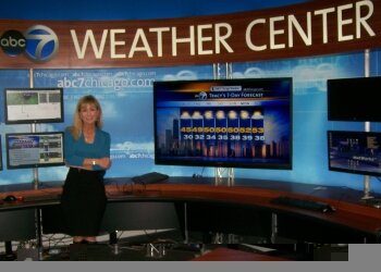 Tracy Butler in the ABC 7 Weather Center (c)Soapdom/Carol Kozlowski